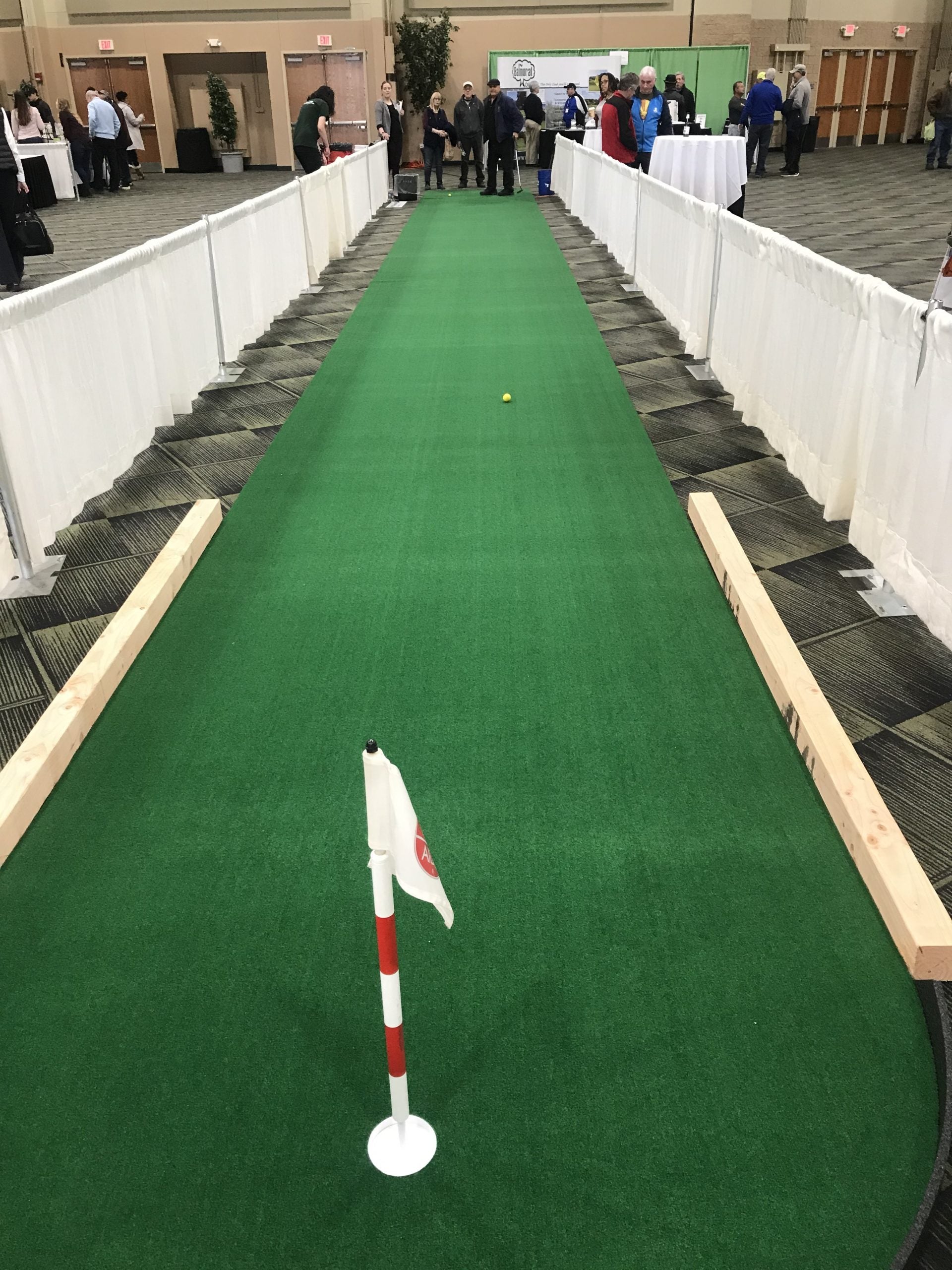 Long Putt 30 Ft Putting Green